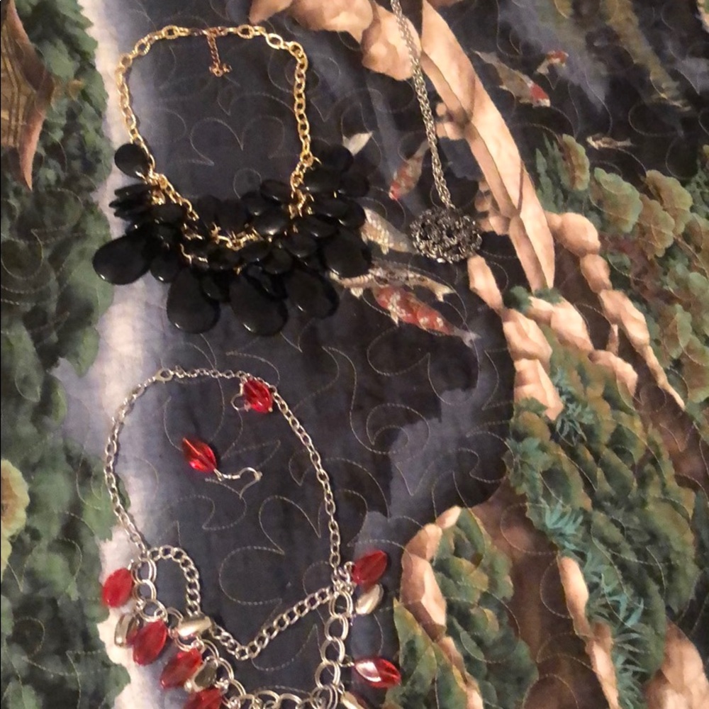 Jewelry - Picture 4 of 6